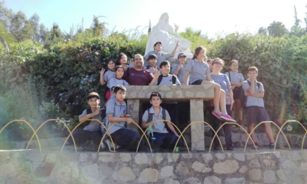 Niños de Escuela José Miguel Carrera conocen importante sitio turístico local