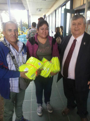 Iniciativa del Liceo Amancay Dotará de Chalecos Reflectantes a Estudiantes del Camino Internacional