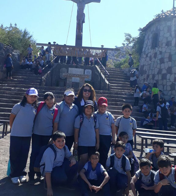 Niños de Escuela José Miguel Carrera conocen importante sitio turístico local