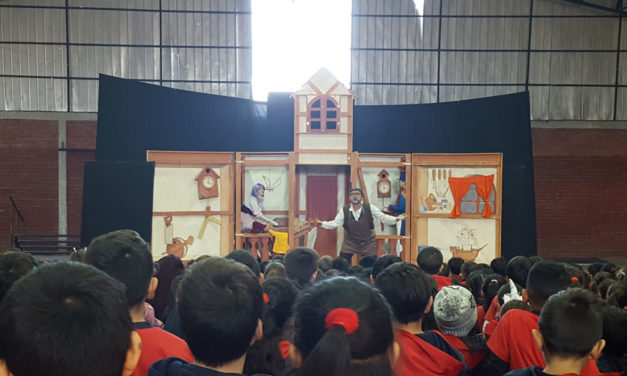 Escuela España acerca el teatro a los alumnos en su día
