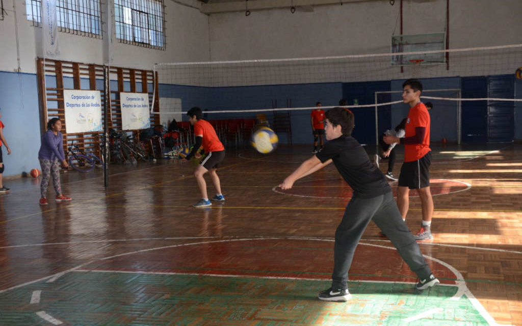 En Liceo Max Salas se desarrolla el Campamento Deportivo de Invierno
