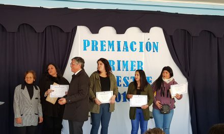 Escuela Gabriela Mistral reconoce a sus alumnos destacados