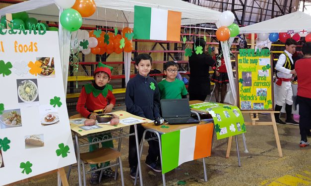 Escuela España celebra feria de inglés