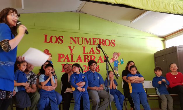 Apoderados y alumnos de escuela Ignacio Carrera Pinto participan en 3er concurso de deletreo