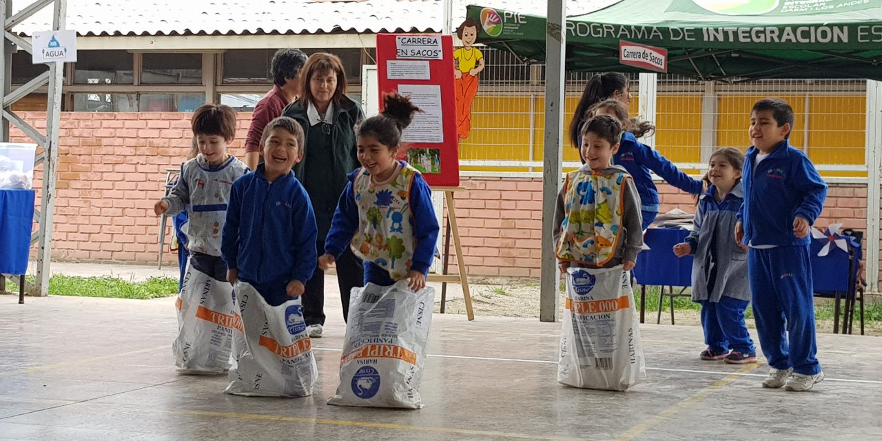 Escuela José Miguel Carrera realiza su 3era exposición de juegos típicos