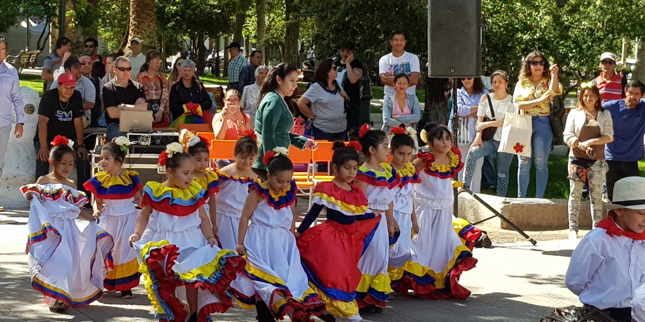 Niños de pre básica se llevan los aplausos en gala artística