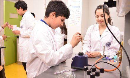 Estudiantes de Escuela El Sauce participan de importante instancia académica en la PUCV