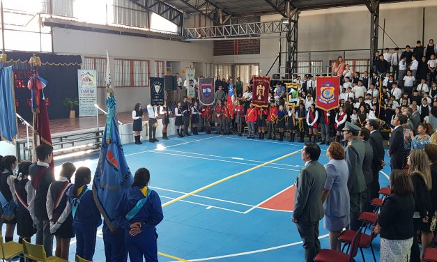 Sistema público andino celebra oficialmente el ingreso a clases