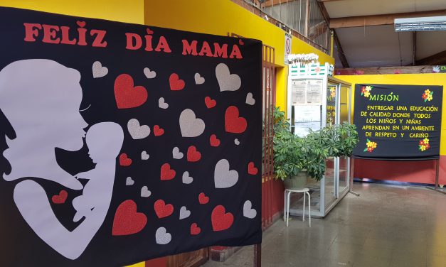 Con muestras artísticas Escuela El Sauce celebra el Día de la Mamá