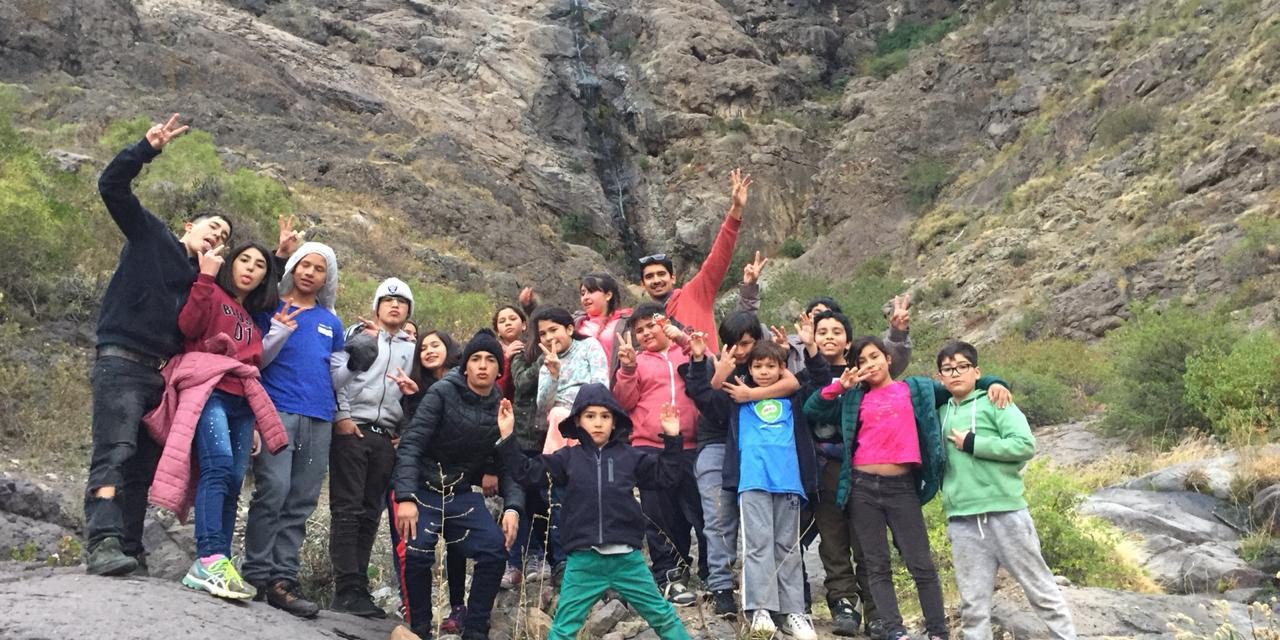 Niños andinos disfrutan de campamentos de invierno