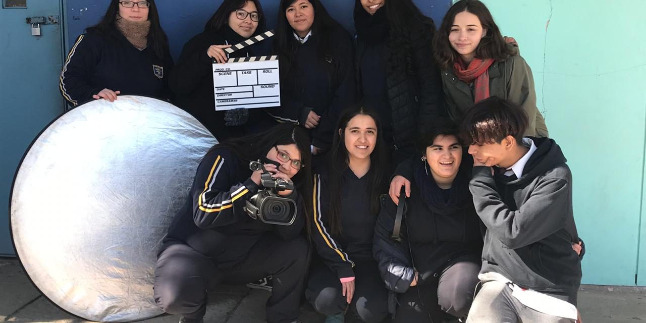 Estudiantes de Liceo Amancay trabajan su creatividad en taller de cine impartido por Universidad de Valparaíso