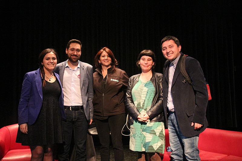 Docente de Escuela El Sauce realiza exposición científica en Santiago