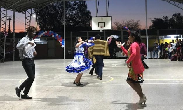 Escuelas, liceos y jardines infantiles municipales animan coloridos encuentros folclóricos