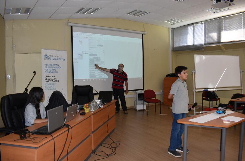 Estudiantes de Escuela Río Blanco lucieron sus conocimientos en robótica frente a investigadores de la UPLA