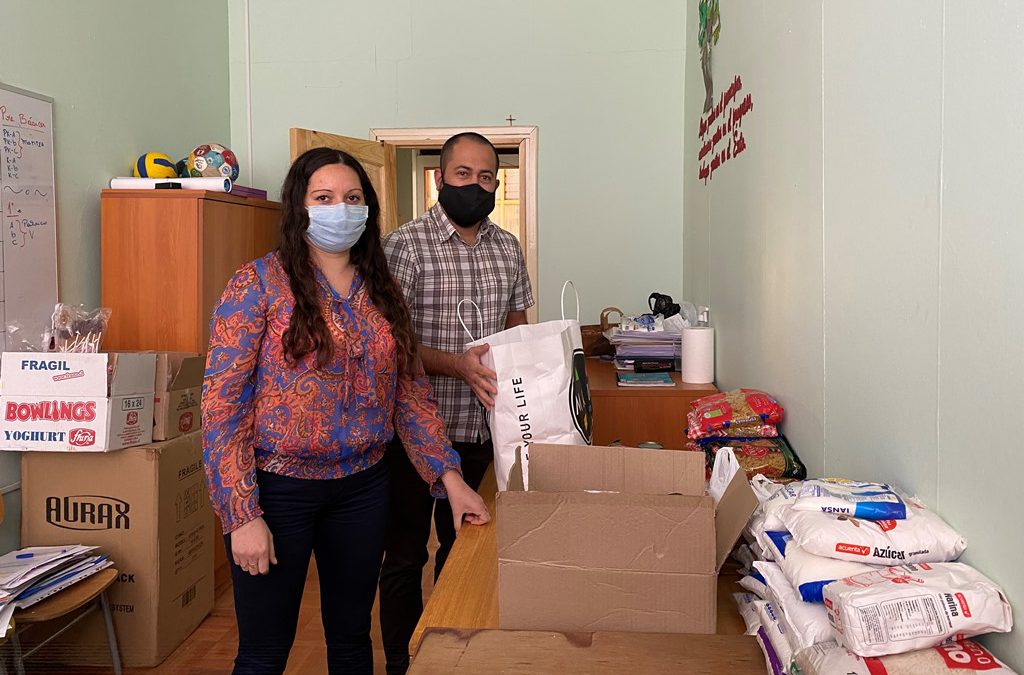 Escuela España moviliza a la comunidad en campaña de recolección de alimentos