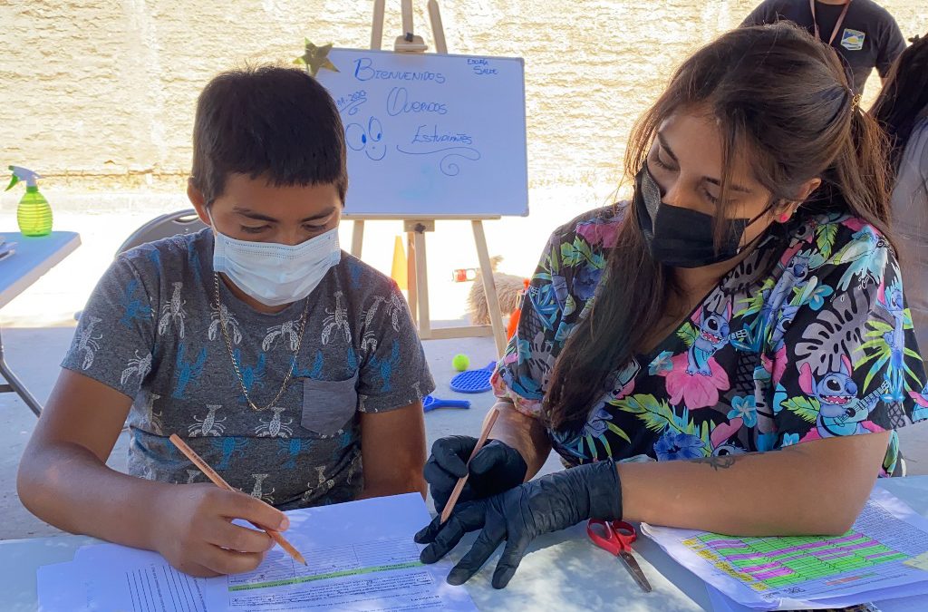 Escuela El Sauce se desplaza a terreno para apoyar presencialmente a estudiantes