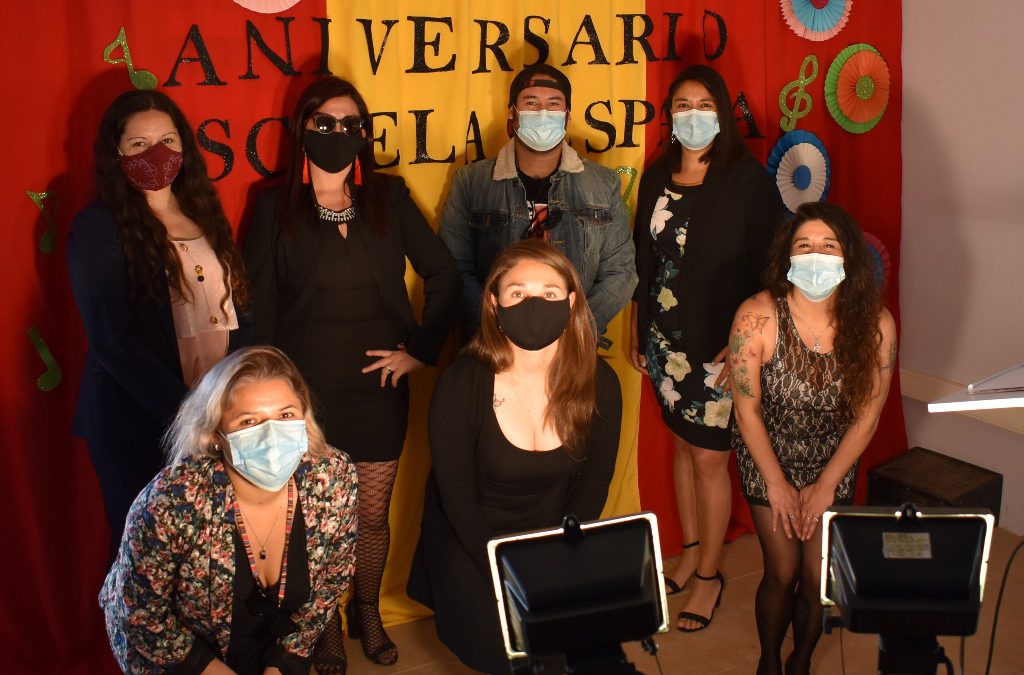 Escuela España celebró su 135 aniversario con impecable ceremonia transmitida online