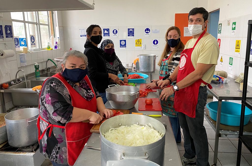 En Escuela Gabriela Mistral invitan a sumarse a donaciones para olla solidaria
