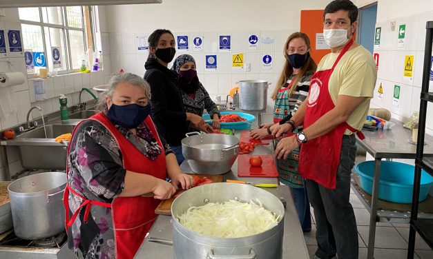 En Escuela Gabriela Mistral invitan a sumarse a donaciones para olla solidaria