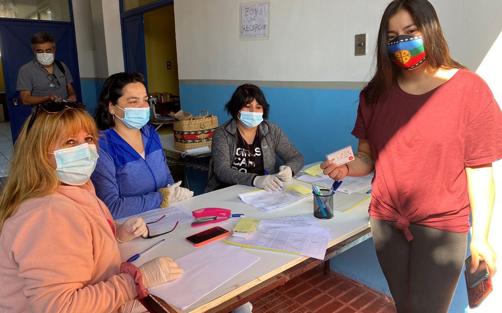 En Escuela John Kennedy se realizó segunda entrega de chips de conectividad a sus alumnos