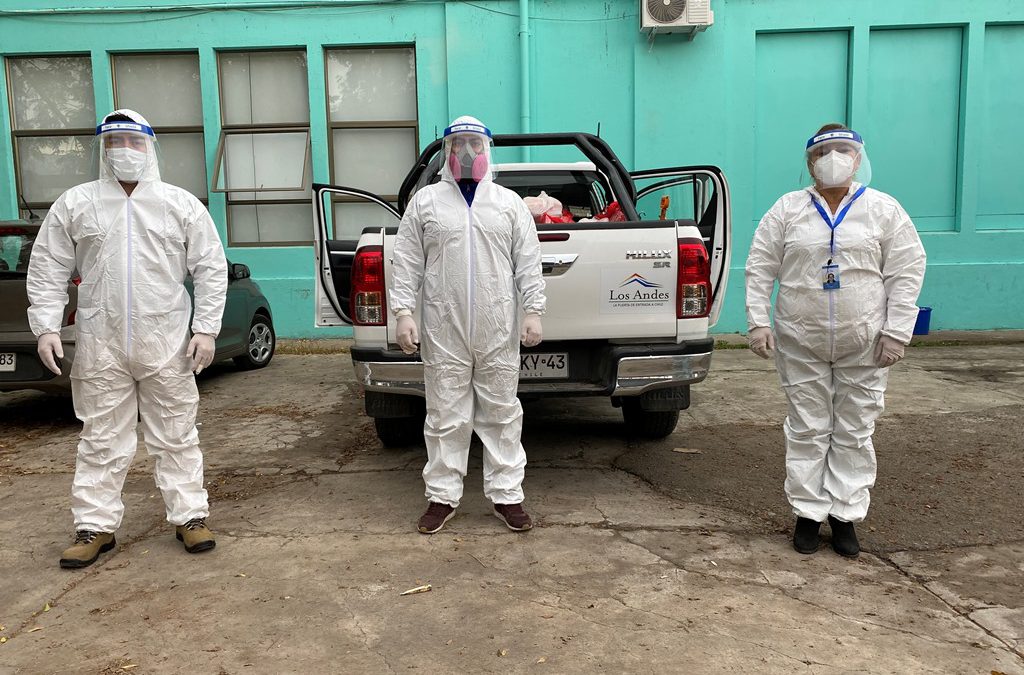 DAEM Los Andes entregó a domicilio canastas de alimentación Junaeb a casos positivos de Covid-19