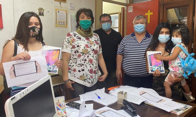 Recibiendo modernas tablets, alumnos de Liceo Técnico Amancay inician sus prácticas profesionales