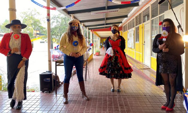 En Escuela España celebran fiestas patrias con cueca y empanadas