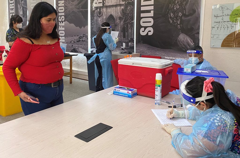 Con toma de PCR alumnos de Liceo Politécnico América inician su etapa de prácticas profesionales