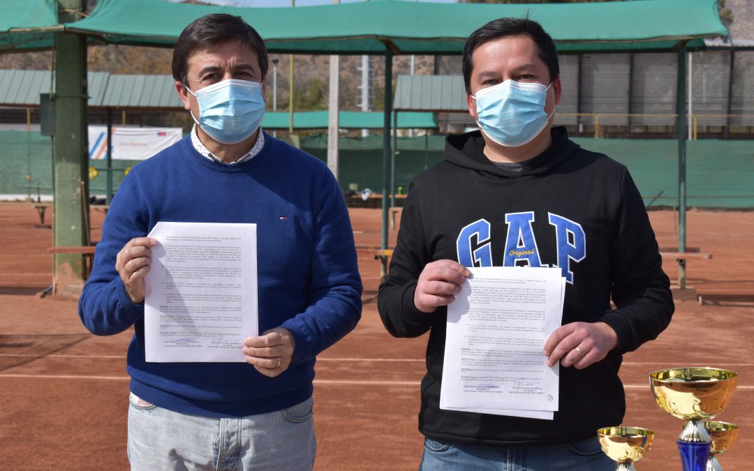 Firman convenio para clases gratuitas de tenis dirigidas a estudiantes de establecimientos municipales