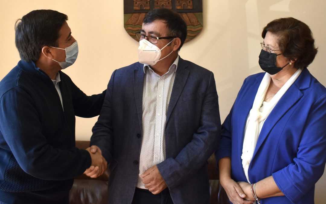 Alcalde Manuel Rivera da la bienvenida a nuevo director del C.E.I.A., Danton Pizarro Gallegos