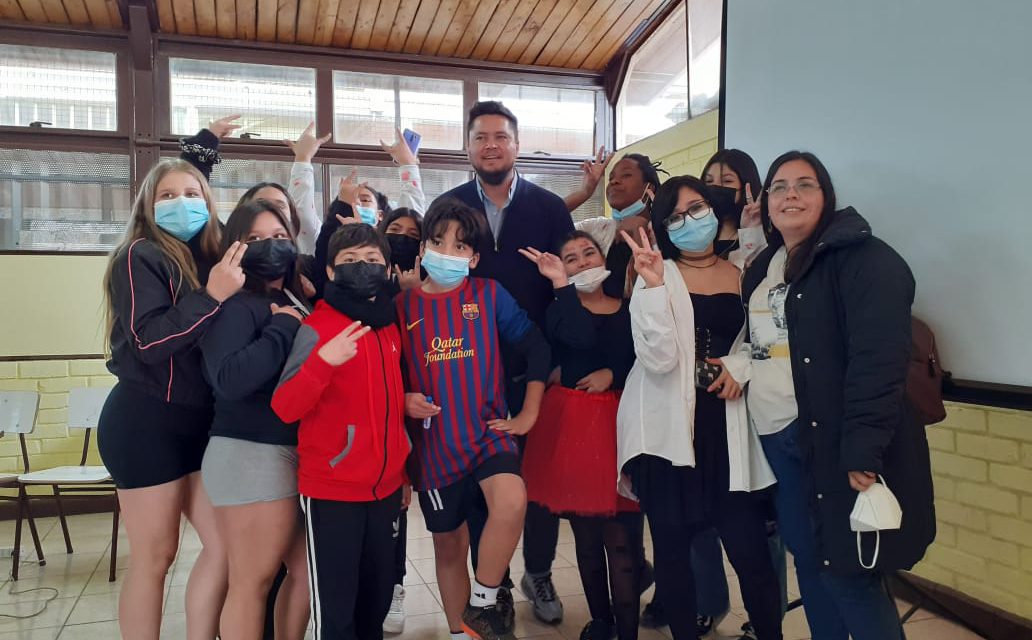 En la Escuela José Miguel Carrera celebraron el Día del Alumno con la visita de Waldo Ponce