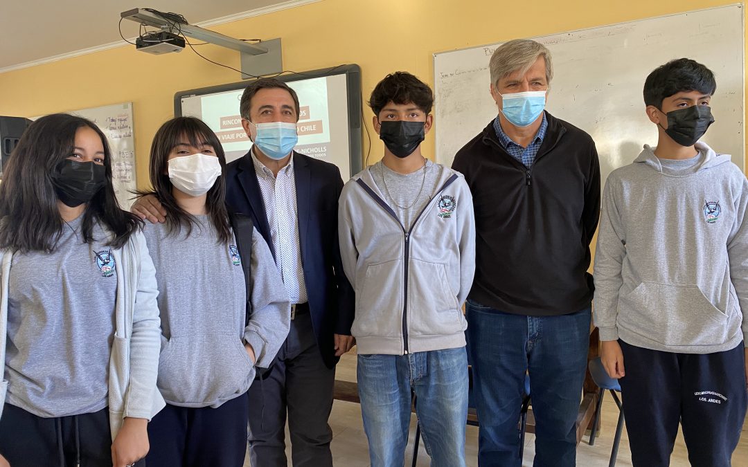 Presidente de Trasandino, Harold Mayne Nicholls, compartió experiencias con estudiantes del Liceo Max Salas