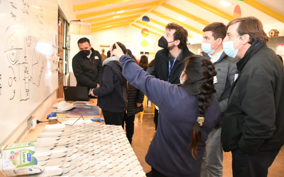 Delegaciones internacionales visitaron el Liceo Politécnico América para conocer el Modelo Pionero implementado por Anglo American