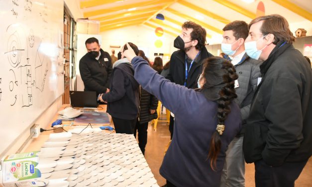 Delegaciones internacionales visitaron el Liceo Politécnico América para conocer el Modelo Pionero implementado por Anglo American