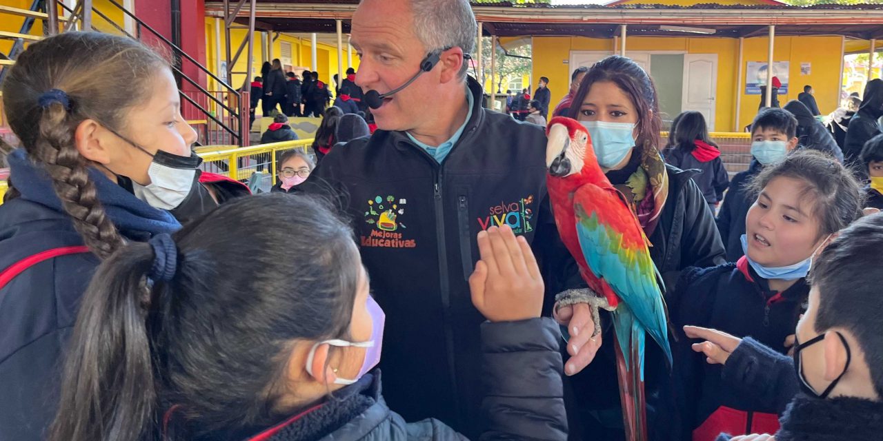 Alumnos de escuelas municipales conocen el mundo animal gracias a visita de la muestra “Selva Viva”