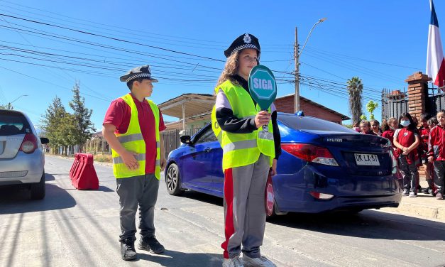 Estudiantes de la Escuela Ferroviaria se forman como Brigadistas Escolares junto a Carabineros