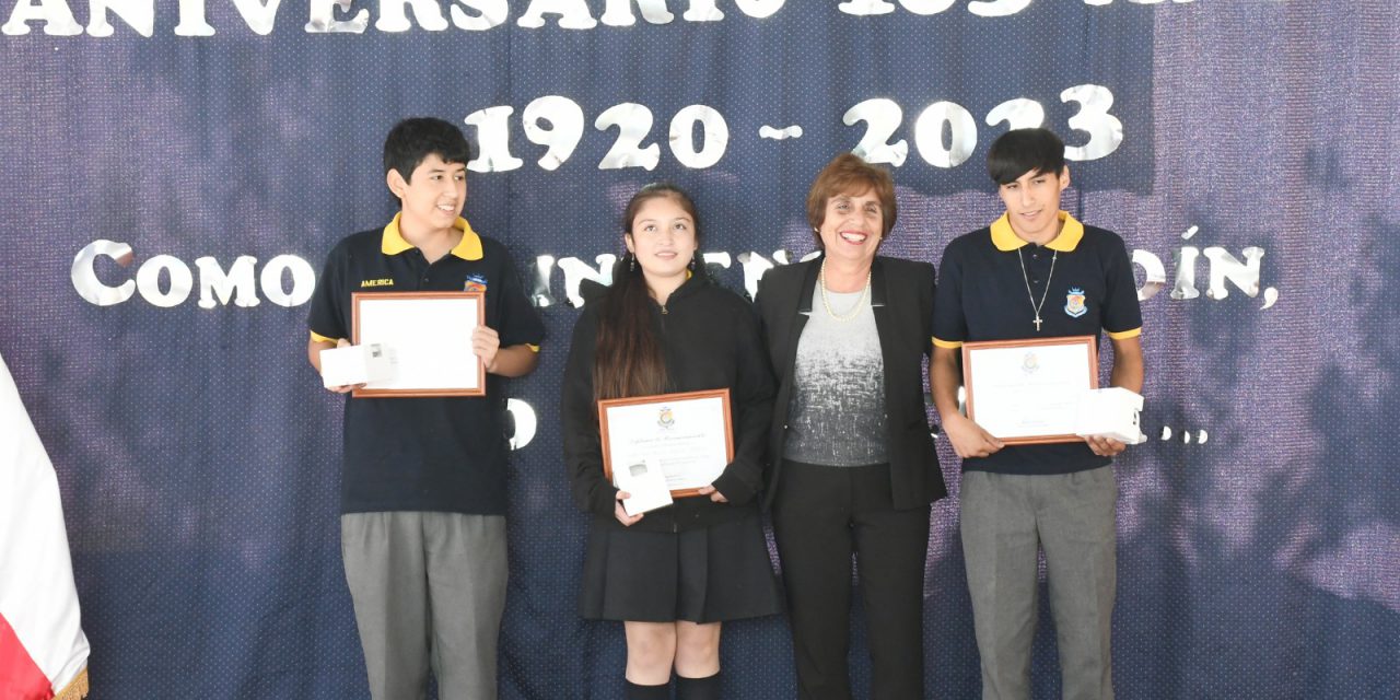 Con emotivos reconocimientos el Liceo Politécnico América celebro su 103 aniversario