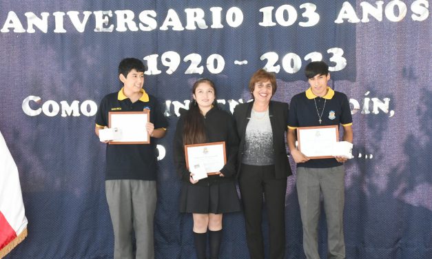 Con emotivos reconocimientos el Liceo Politécnico América celebro su 103 aniversario