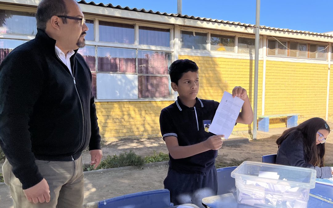 En la Escuela José Miguel Carrera eligen a sus representantes para el Centro de Estudiantes