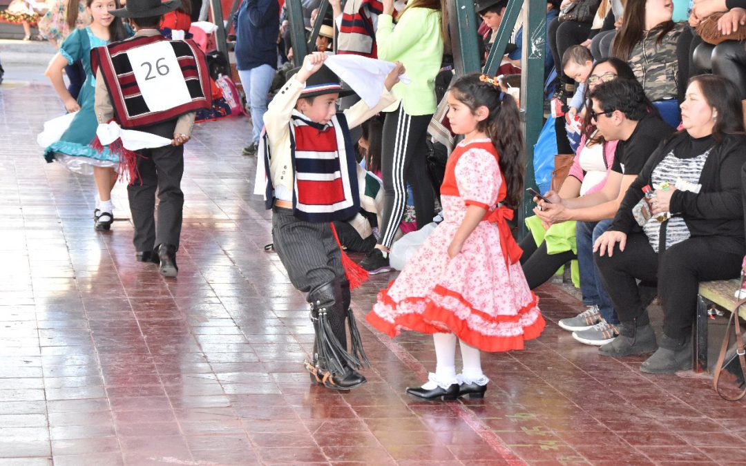 Educación Municipal de Los Andes Celebra el Mes de las Fiestas Patrias con Campeonato de Cueca y Galas Folclóricas