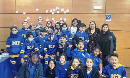 «La Fábrica de Libros» despertó el interés de escolares y docentes en la Biblioteca Municipal de Los Andes