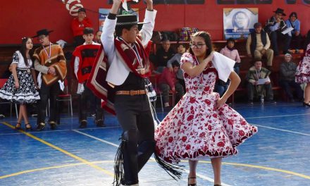 Escolares de Los Andes volvieron a deleitar al público en Campeonato Comunal de Cueca